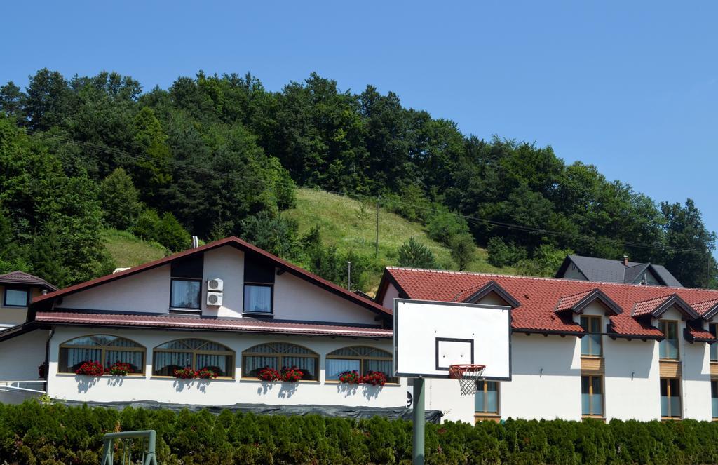 Guest House Gostisce Jutrisa Rogatec Exteriör bild