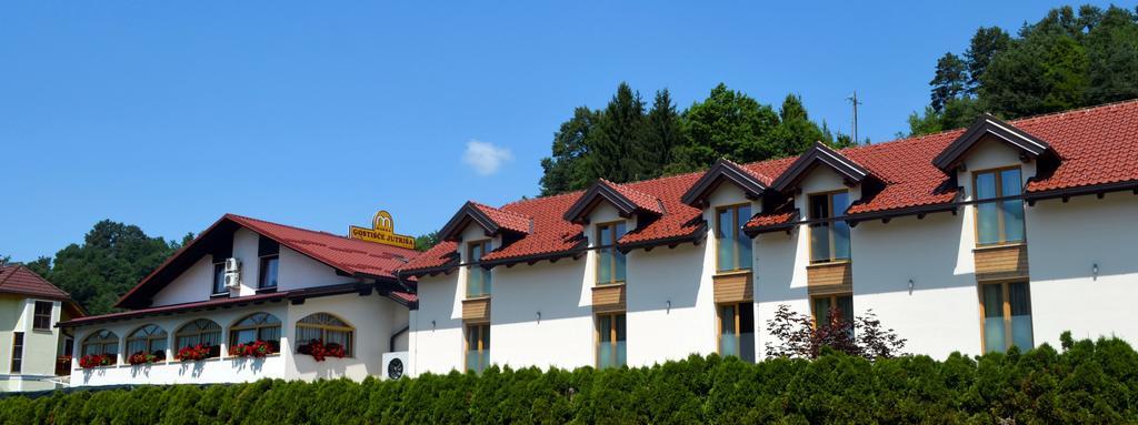 Guest House Gostisce Jutrisa Rogatec Exteriör bild