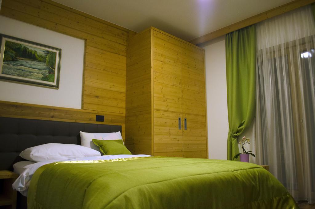Guest House Gostisce Jutrisa Rogatec Exteriör bild